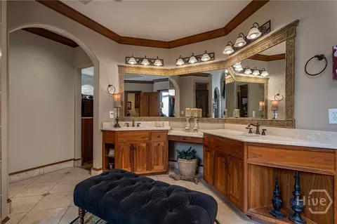Bath - 1190 Tanglebrook Dr, Athens, GA 30606 photo 2 of 6