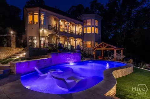 Exterior - 1190 Tanglebrook Dr, Athens, GA 30606 photo 2 of 15