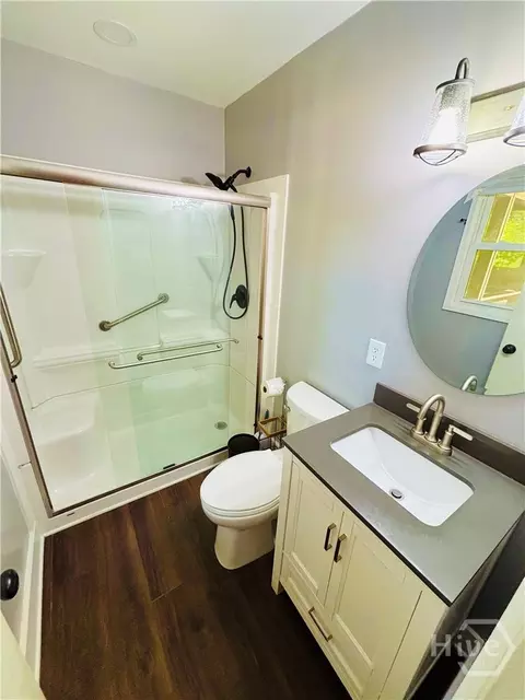 Bath - 445 Vincent Dr, Athens, GA 30607 photo 3 of 3