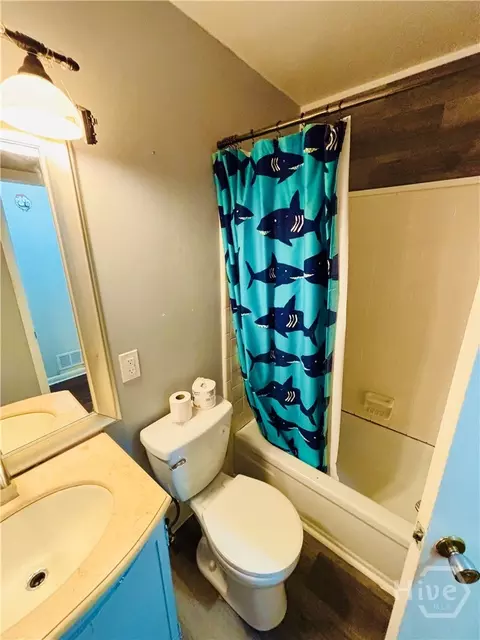 Bath - 445 Vincent Dr, Athens, GA 30607 photo 2 of 3