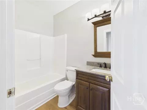Bath - 330 Scogin Rd, Colbert, GA 30628 photo 3 of 5