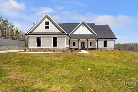 647 Fairview Rd, Pendergrass, GA 30567