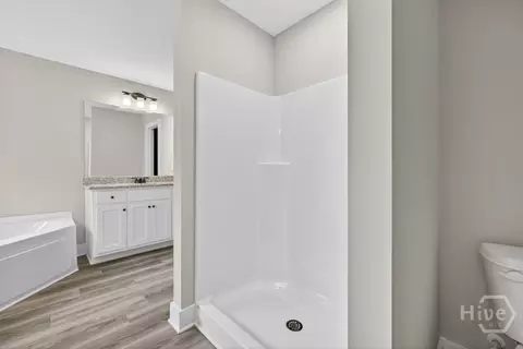 Bath - 143 Wards Creek Rd #2, Toccoa, GA 30577 photo 5 of 6