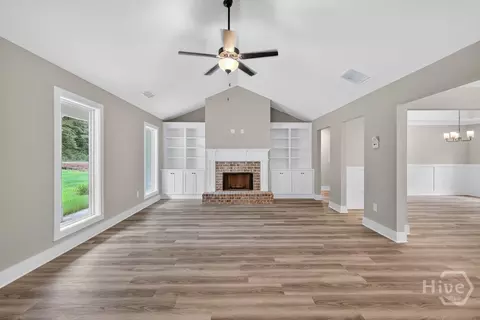 Living - 143 Wards Creek Rd #2, Toccoa, GA 30577 photo 2 of 4