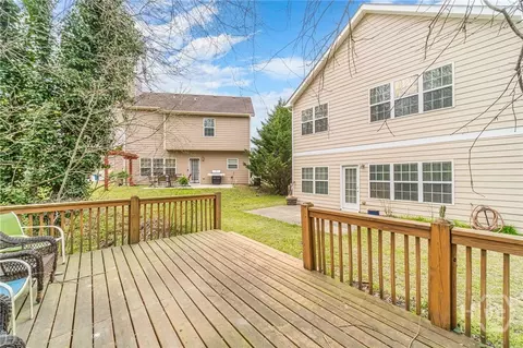 Exterior - 6503 Silk Tree Pt, Braselton, GA 30517 photo 8 of 12