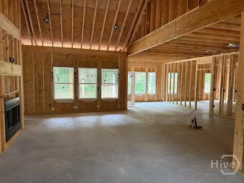 Living - 105 Carlan Rd, Commerce, GA 30530 photo 2 of 2