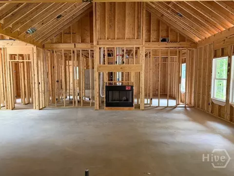 Living - 105 Carlan Rd, Commerce, GA 30530 photo 1 of 2