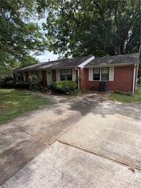 216 East Meadow Dr, Athens, GA 30605