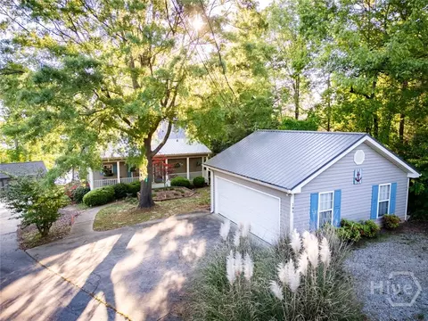 194 Sugar Cane Dr, Hartwell, GA 30643