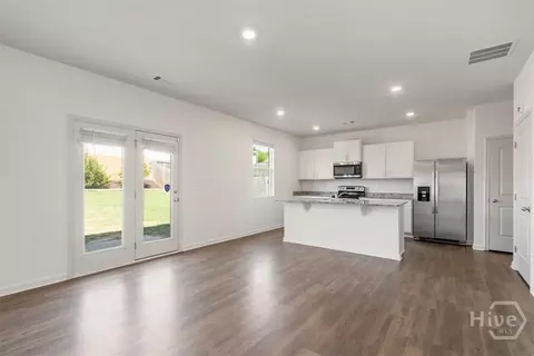 Living - 54 Rapps Ave, Pendergrass, GA 30567 photo 3 of 4