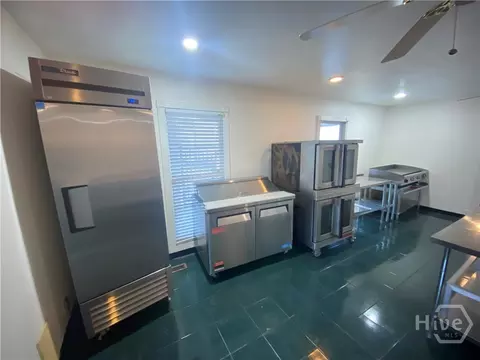 Kitchen - 1029 S Elm St, Commerce, GA 30529 photo 7 of 11