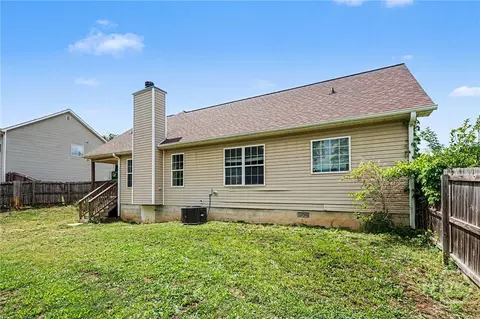 Exterior - 610 Dakota St, Bethlehem, GA 30620 photo 5 of 6