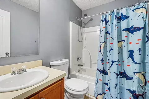 Bath - 610 Dakota St, Bethlehem, GA 30620 photo 2 of 2