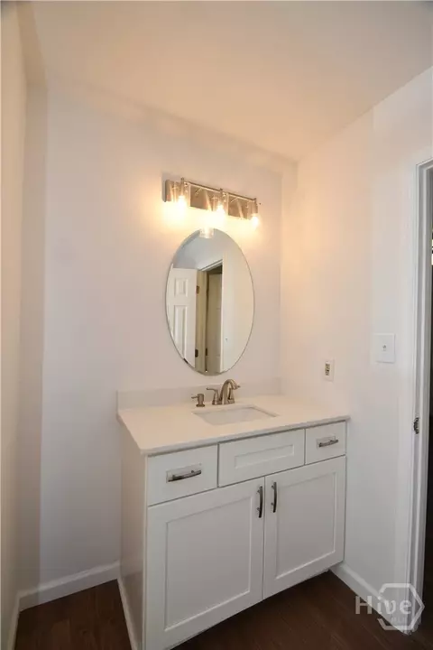 Bath - 110 Thomas Trl, Covington, GA 30016 photo 3 of 5