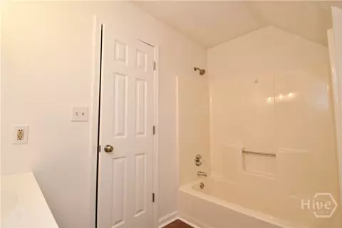 Bath - 110 Thomas Trl, Covington, GA 30016 photo 4 of 5