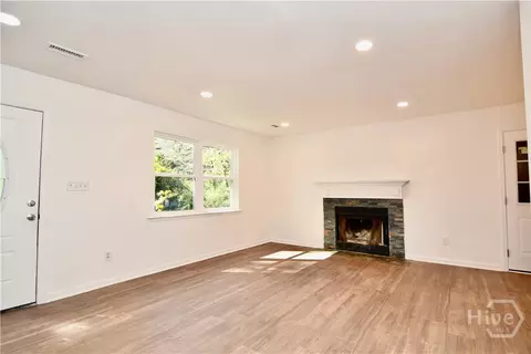 Living - 110 Thomas Trl, Covington, GA 30016 photo 4 of 4
