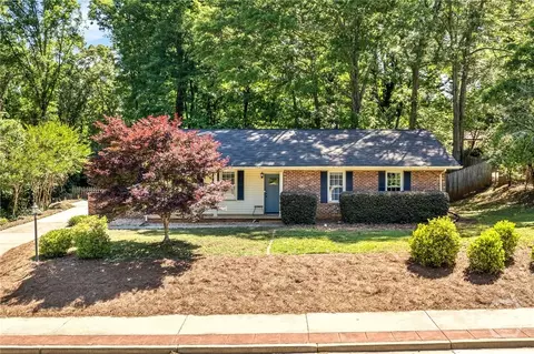1009 College Station Rd, Athens, GA 30605