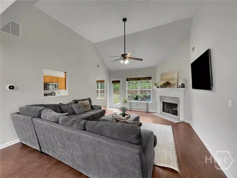 Living - 248 Clearwater Dr, Monroe, GA 30656 photo 2 of 4