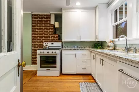 Kitchen - 337 Sunset Dr, Athens, GA 30606 photo 3 of 6