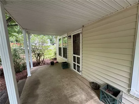 Exterior - 120 Springtree Rd, Athens, GA 30605 photo 4 of 10