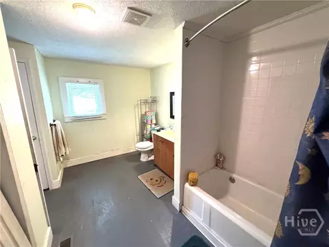 Bath - 120 Springtree Rd, Athens, GA 30605 photo 2 of 2
