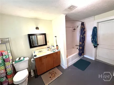Bath - 120 Springtree Rd, Athens, GA 30605 photo 1 of 2