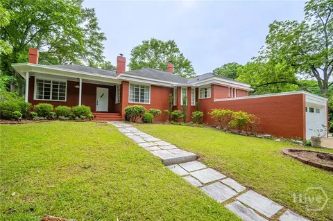 199 Lake Forest Dr, Elberton, GA 30635