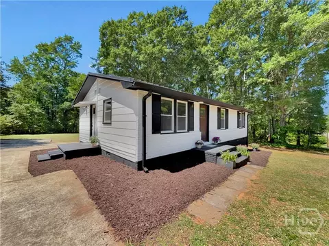 Exterior - 858 Clairmont Ave, Comer, GA 30629 photo 3 of 8