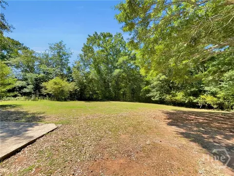 Exterior - 858 Clairmont Ave, Comer, GA 30629 photo 5 of 8