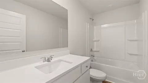 Bath - 918 Stow Ln, Monroe, GA 30655 photo 4 of 4