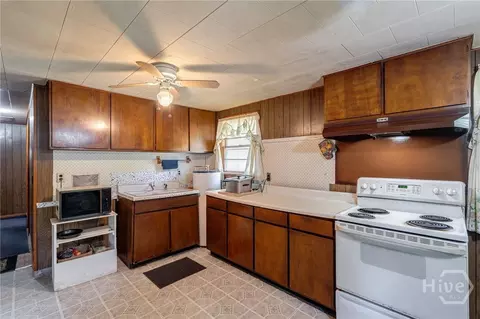 Kitchen - 943 Clairmont Ave, Comer, GA 30629 photo 1 of 3