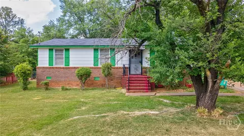 Exterior - 943 Clairmont Ave, Comer, GA 30629 photo 6 of 10