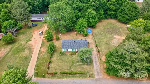 View/Area - 943 Clairmont Ave, Comer, GA 30629 photo 6 of 6