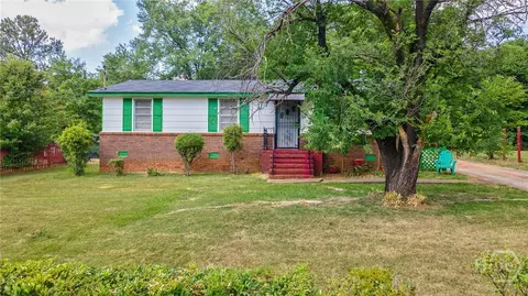 Exterior - 943 Clairmont Ave, Comer, GA 30629 photo 5 of 10