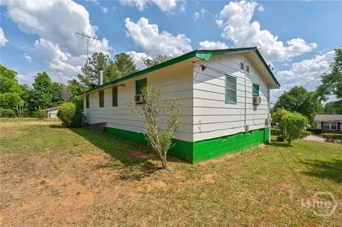 Exterior - 943 Clairmont Ave, Comer, GA 30629 photo 2 of 10