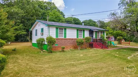 Exterior - 943 Clairmont Ave, Comer, GA 30629 photo 7 of 10