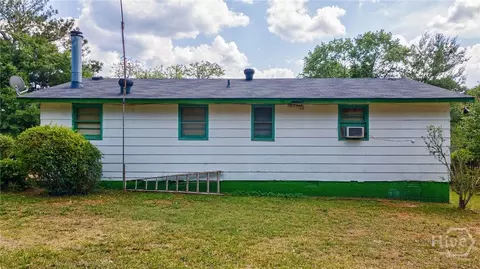 Exterior - 943 Clairmont Ave, Comer, GA 30629 photo 8 of 10