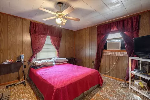 Bedroom - 943 Clairmont Ave, Comer, GA 30629 photo 1 of 4
