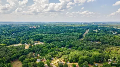 View/Area - 943 Clairmont Ave, Comer, GA 30629 photo 4 of 6