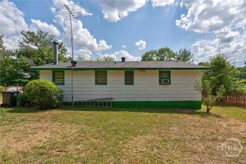 Exterior - 943 Clairmont Ave, Comer, GA 30629 photo 3 of 10