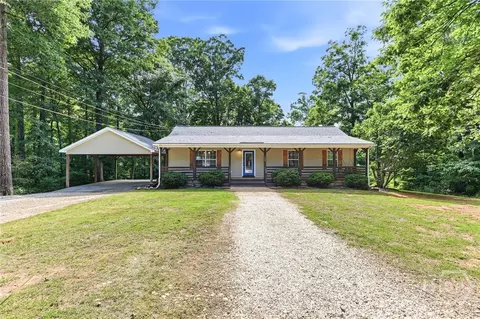 105 Taylor Brook Ln, Nicholson, GA 30565