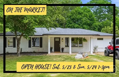 704 Forest Heights Dr, Athens, GA 30606