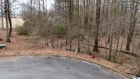 203 Adams Dr, Commerce, GA 30530