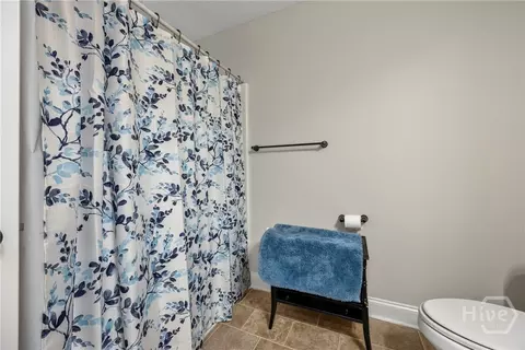 Bath - 717 Oconee Ln, Commerce, GA 30529 photo 5 of 5