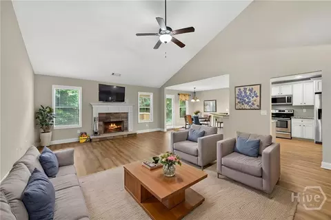 Living - 717 Oconee Ln, Commerce, GA 30529 photo 6 of 6