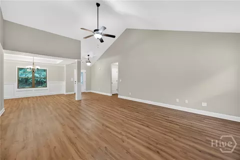 Living - 717 Oconee Ln, Commerce, GA 30529 photo 4 of 6