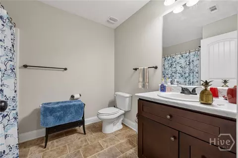Bath - 717 Oconee Ln, Commerce, GA 30529 photo 4 of 5