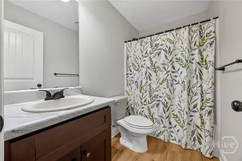Bath - 717 Oconee Ln, Commerce, GA 30529 photo 3 of 5