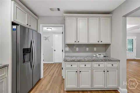 Kitchen - 717 Oconee Ln, Commerce, GA 30529 photo 5 of 5
