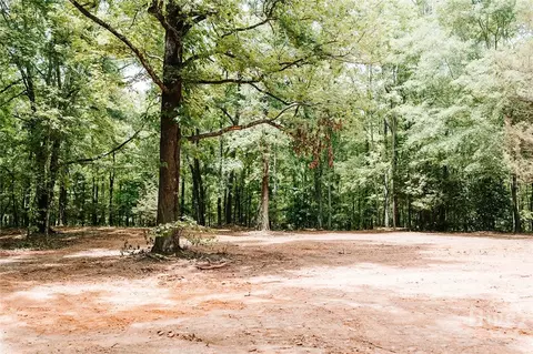 2605 Union Point Rd, Union Point, GA 30669